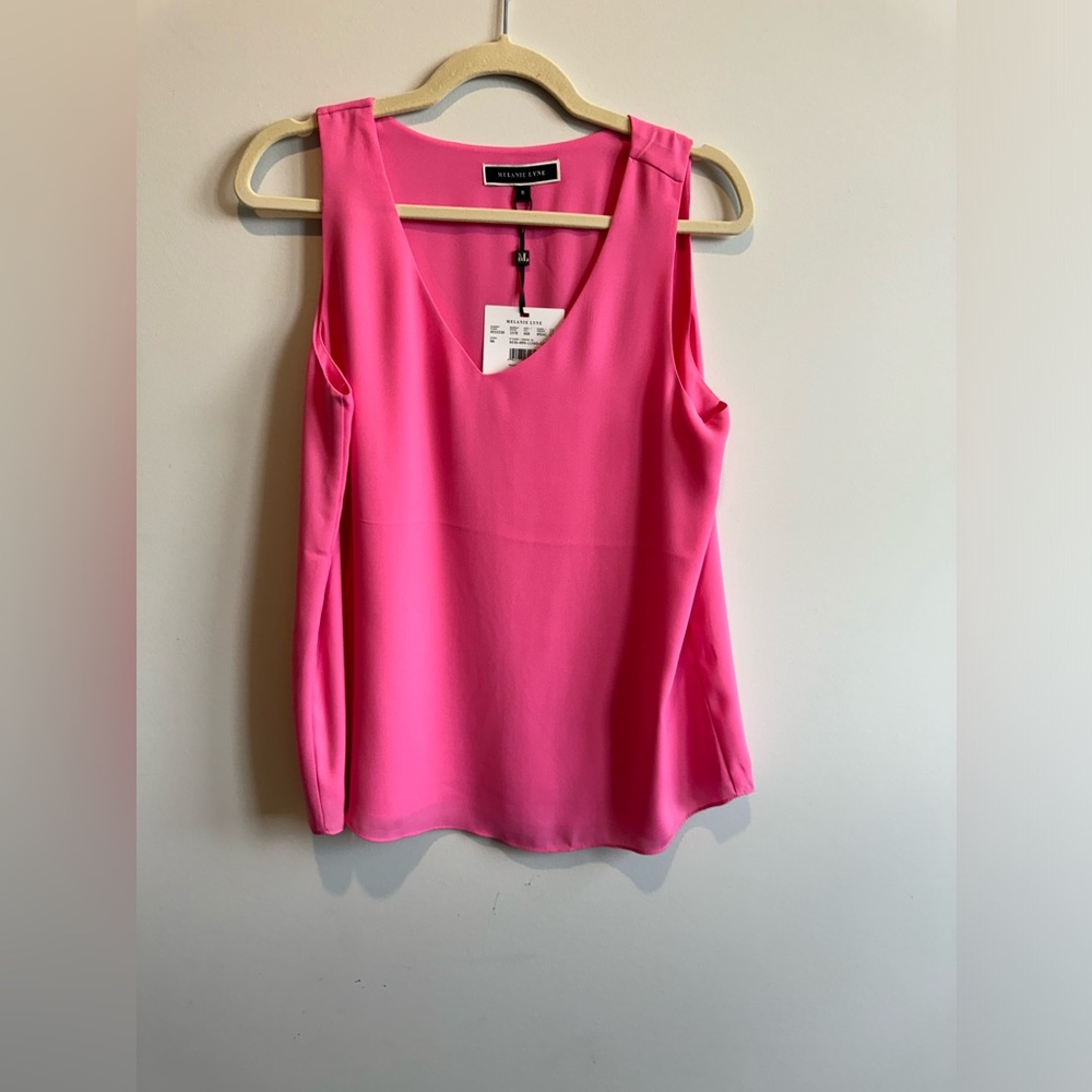 BNWT - Melanie Lynn Light Chiffon V-Neck Sleeveless Tank in Bright Pink. Size 8